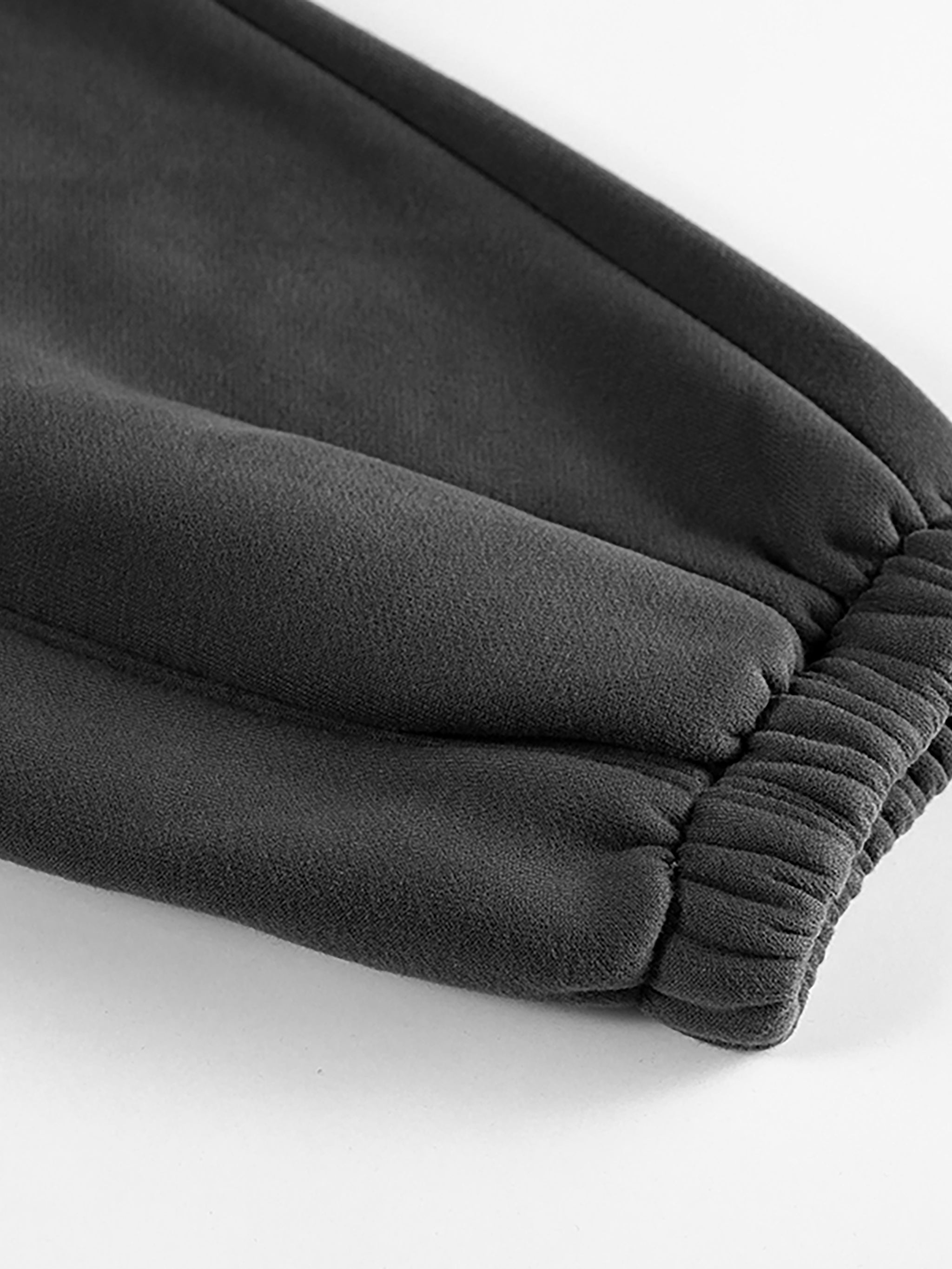 BLACK AURA ESSENTIAL SWEATPANTS