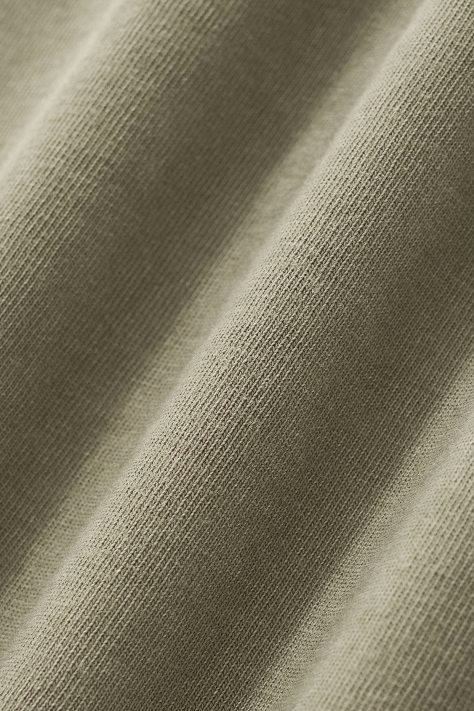 BLACK AURA BOX FIT TEE