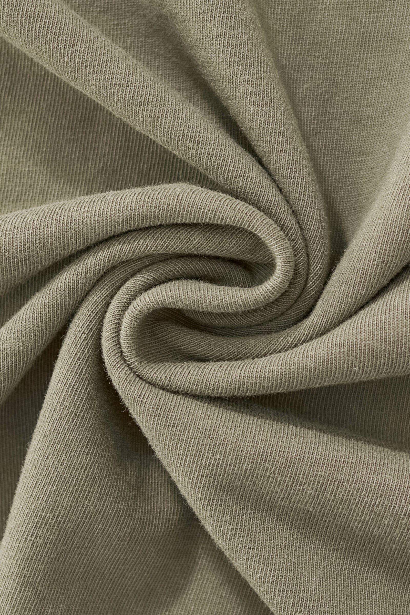 BLACK AURA BOX FIT TEE